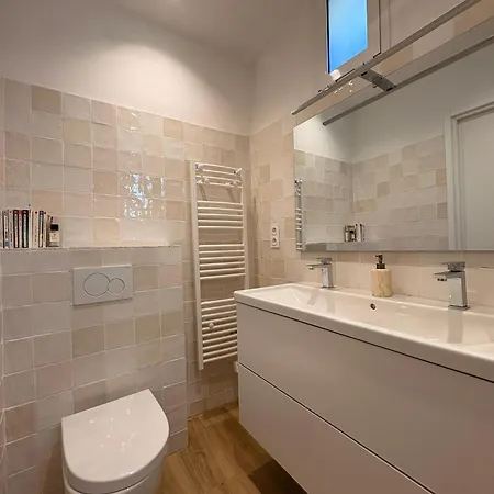 Charmante Maison De Village Avec Petite Piscine Privee * Le Cannet